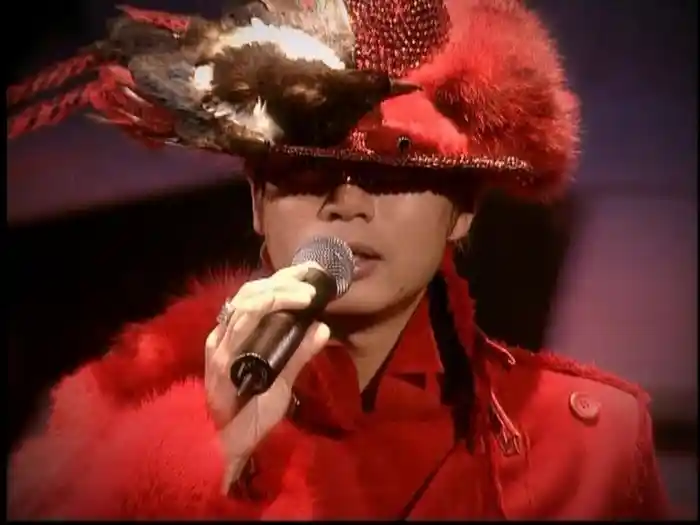 Opening + Medley : 霧之戀 / 月半小夜曲 / 忘不了您 / 飛花 / 雨夜的浪漫 / 深 深 深 / 最愛的你