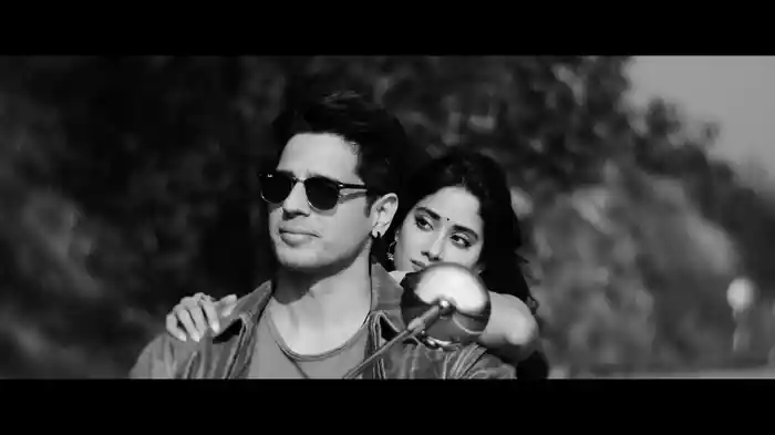 Chand Kagaz Ka (From "Param Sundari" / Lyric Video)