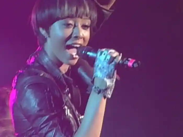 ターニン・ミー・オンfeat．リル・ウェイン