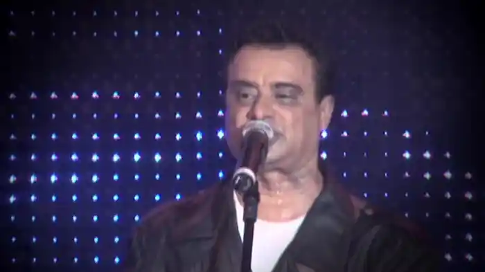 Mar De Rosas / Vem Me Ajudar (Ao Vivo)