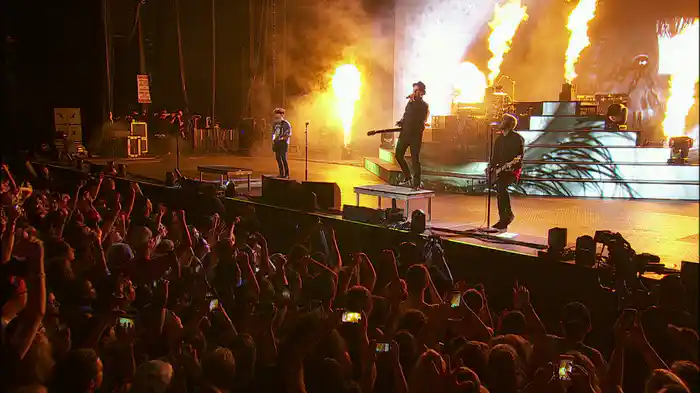 My Songs Know What You Did In The Dark (Light Em Up) (Live)