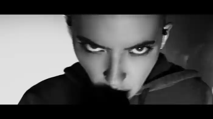 JEKYLL & HIDE