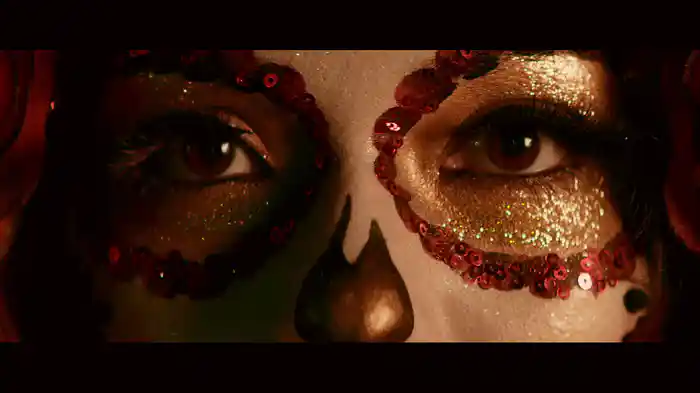 HOLD ME TIGHT OR DON'T