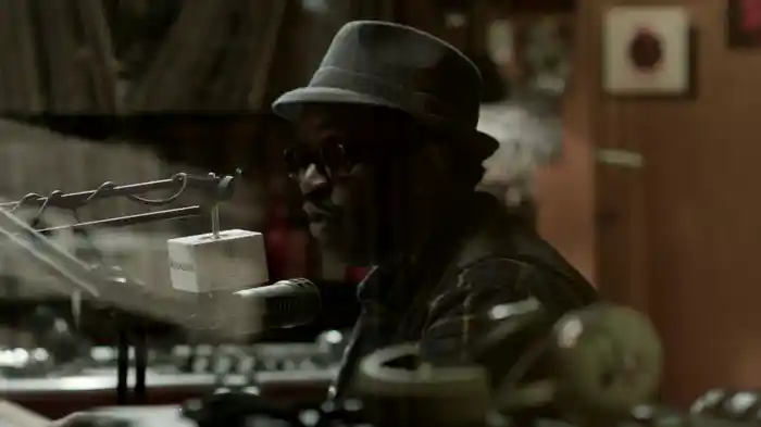 Kahedi Radio Intro (MTV Unplugged 2013)