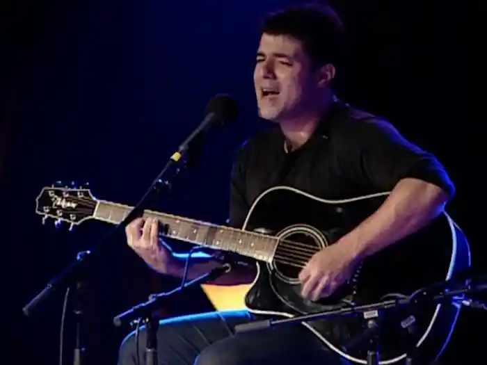 Quem De Nós Dois (Ao Vivo No Rio De Janeiro / 2002)