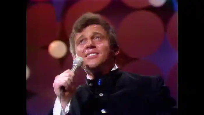 Blue Velvet/Halfway To Paradise/Take Good Care Of My Baby (Medley/Live On The Ed Sullivan Show, July 6, 1969)