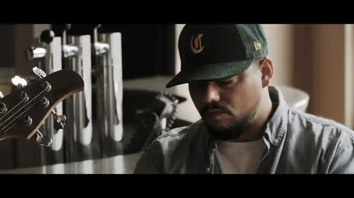 Addicted (Acoustic Session)