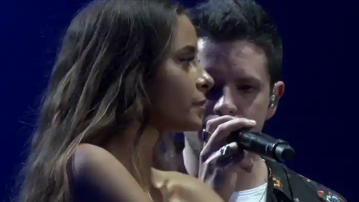 Un Millón Como Tú (Live)