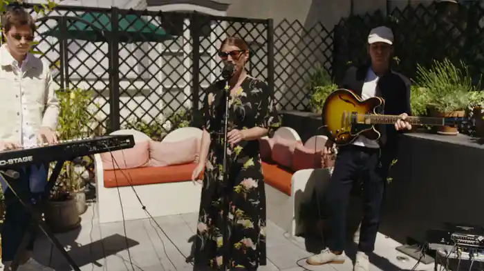 Shame (Live Session - Hôtel Des Grands Boulevards)