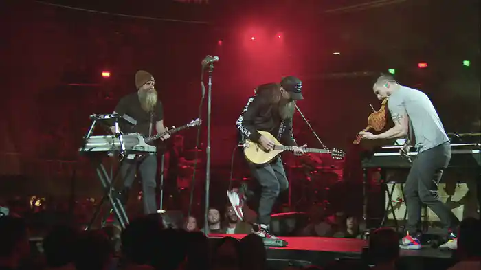 Hundred Miles (Live)