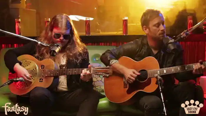 Beautiful Stranger (Live At Easy Eye Sound Studios / 2019)