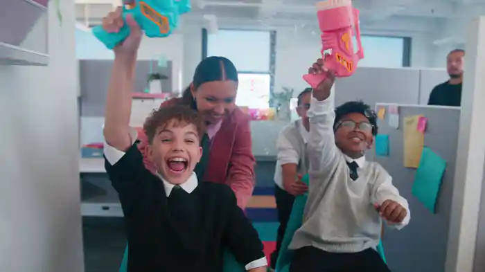 We're Taking Over (Versión en Español)