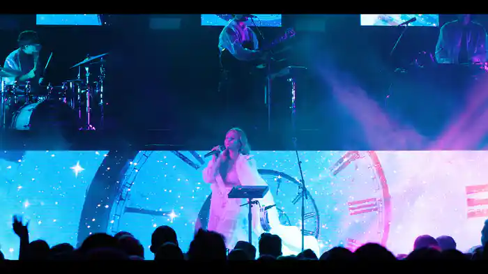 Overachiever (Lady Powers Live At The Forum)