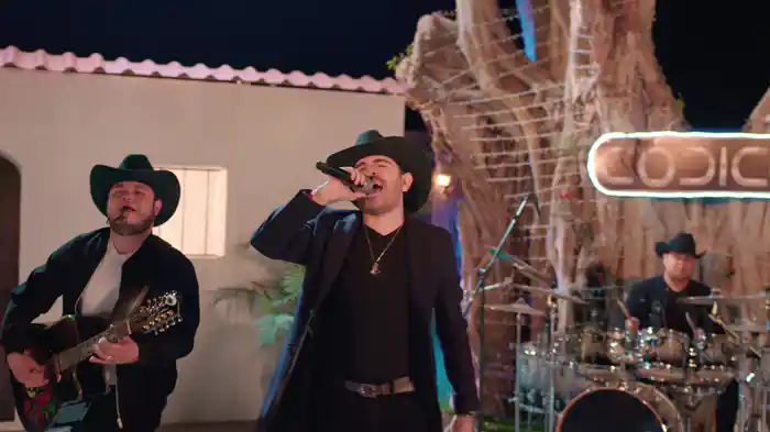 Abrí Un Tequila (En Vivo)