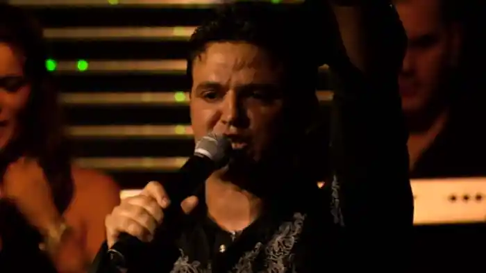 Olhando Nos Teus Olhos (Ao Vivo)