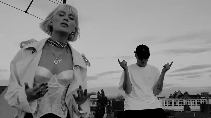 Zeit steht (feat. Alli Neumann)
