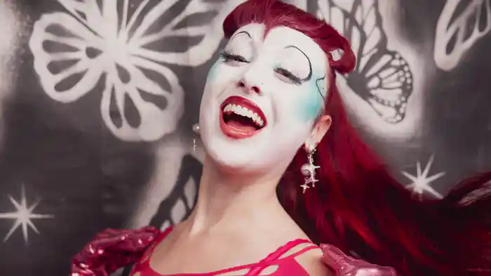 Super Graphic Ultra Modern Girl