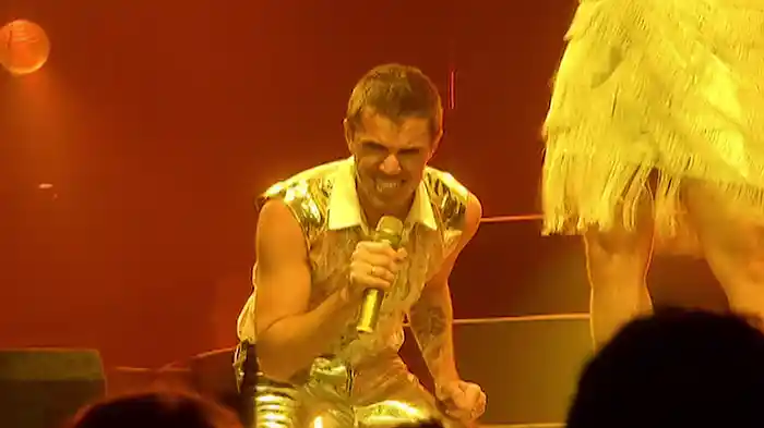 Tits On The Radio (Live At The O2, London, UK / 2007)