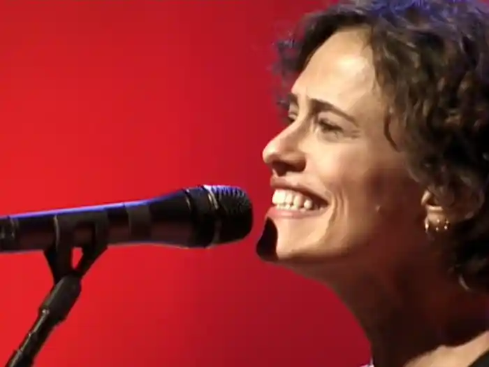 Lá Vou Eu (Ao Vivo)