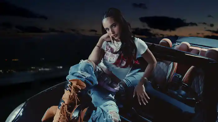 Girls Like U (Visualizer)