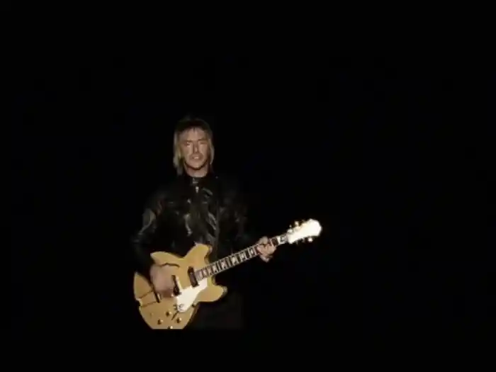 エコーズ・ラウンド・ザ・サン