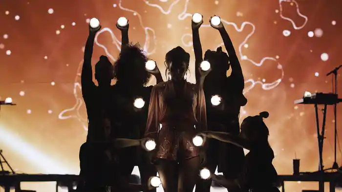 Tiene Sabor (Live At Movistar Arena / 2019)