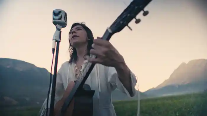 A SONG FOR PAUL MCCARTNEY (BOY BEHIND DARKNESS) (Performance)