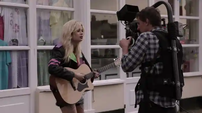 Nina Nesbitt – Way in the World Unstripped (VEVO LIFT UK)