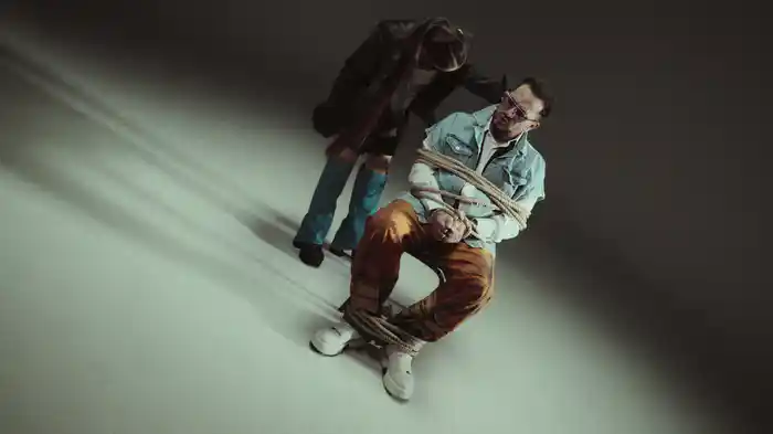 Te pui cu nebuna