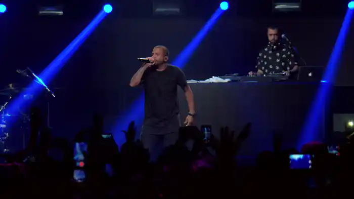 Linda (Ao Vivo Em São Paulo / 2017)