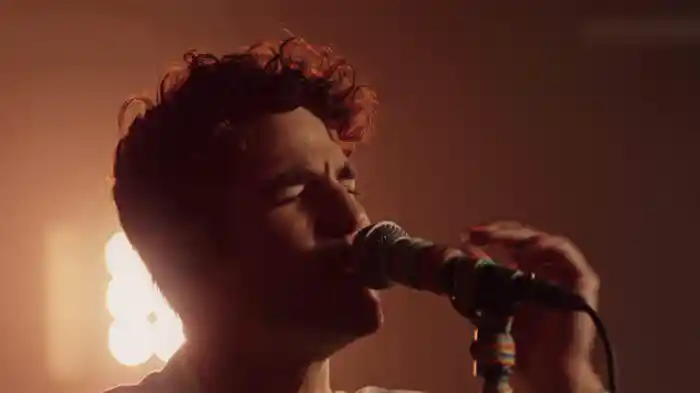 runnin around (Live)