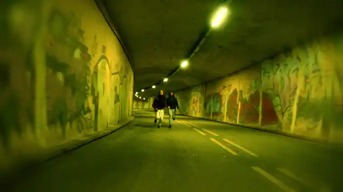 RENN (feat. Disarstar)