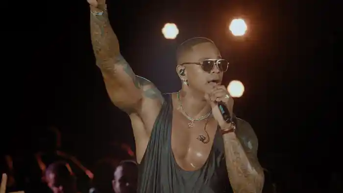 Desliza ("Ólhinho" No Corpinho) (Ao Vivo Em Salvador / 2025)