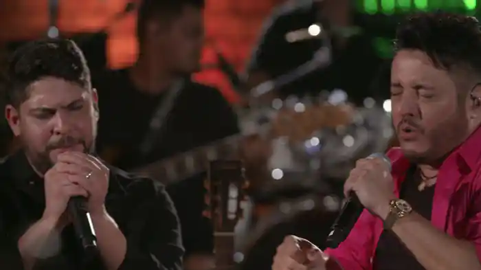 Surto De Amor (Ao Vivo)