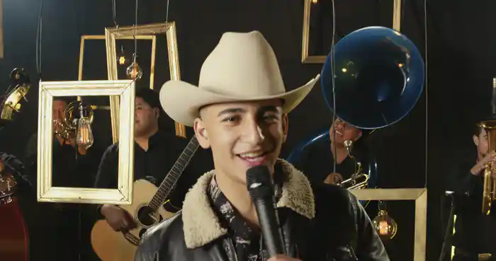 Intentemos Algo Bello (En Vivo)