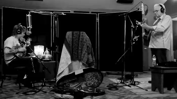 Midnight On The Stormy Deep (Live)