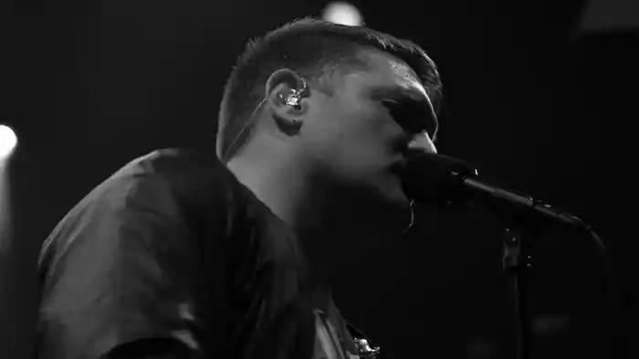 Can We Hang On ? (Live)