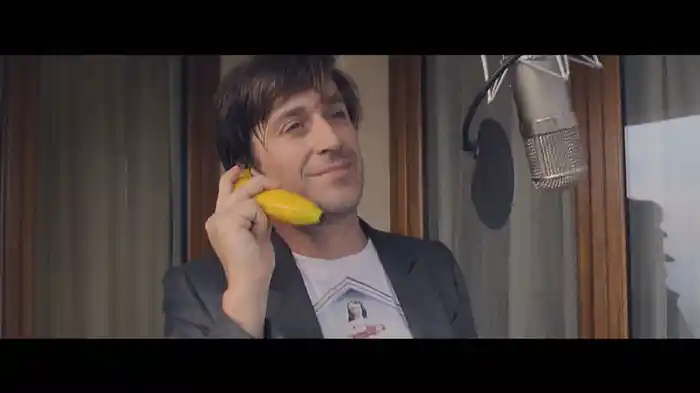 Les corbeaux - Trailer (French Version of 'When I See An Elephant Fly')