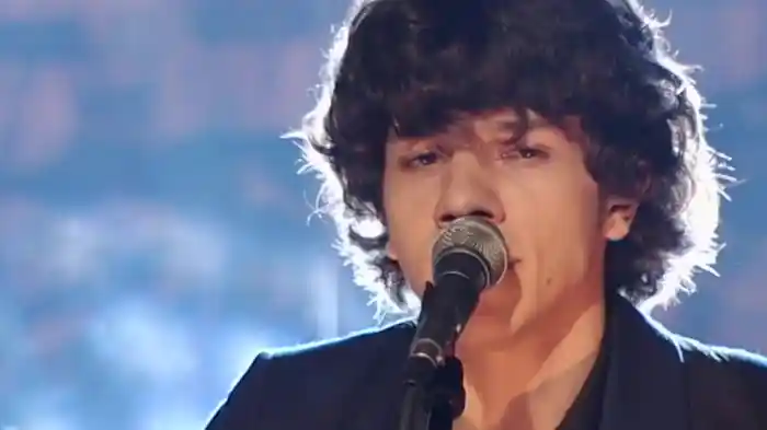 Entre Ele E Você (Ao Vivo)