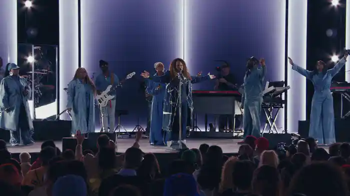 One Word / One Word (Reprise) (Live)