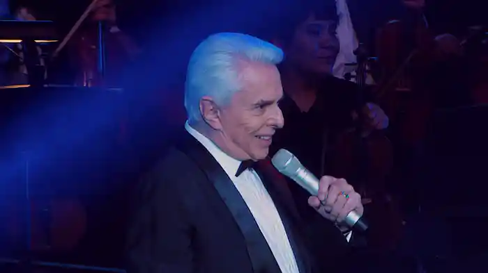 Acompáñame (En Vivo)
