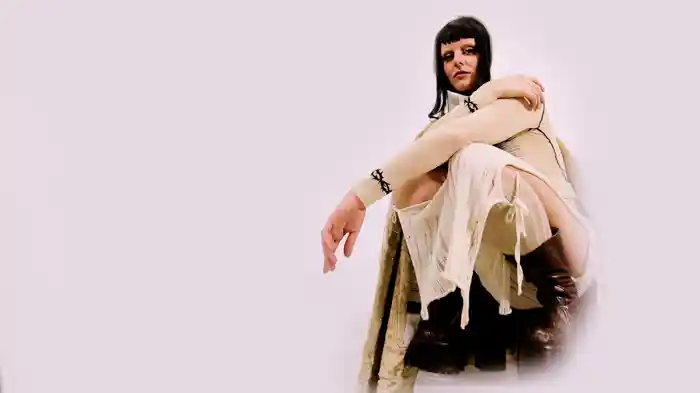 AUNQ DUELA (Lyric Video)
