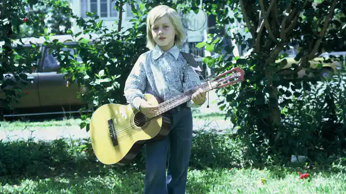 HEART LIKE A HOMETOWN (Visualizer)