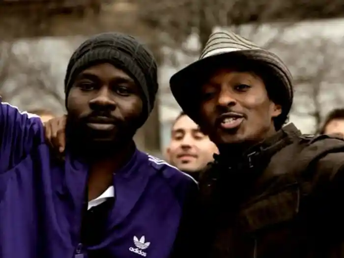 ウェイヴィン・フラッグ(セレブレイション・ミックス-フランス・ヴァージョン)