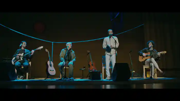 How Beautiful Could A Being Be (Ao Vivo)