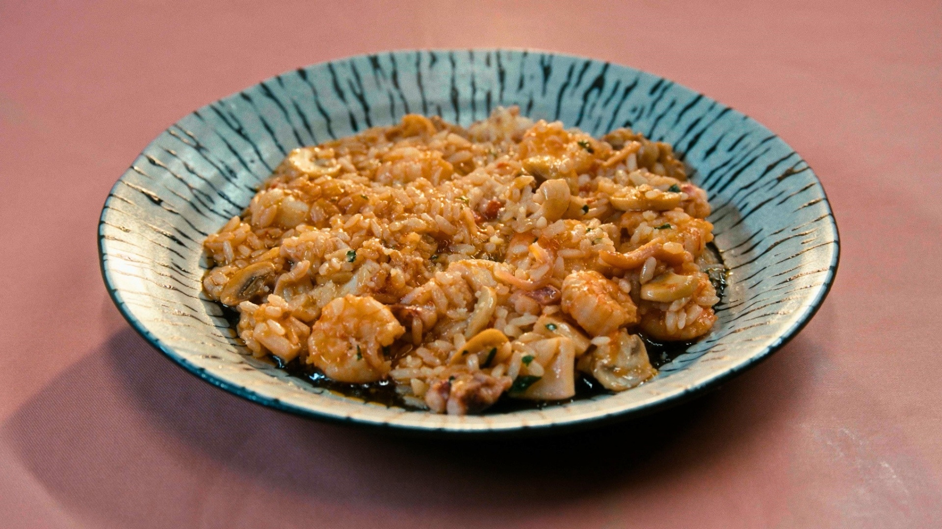 神奈川県厚木市本厚木のバーニャカウダと脾臓のパニーニ