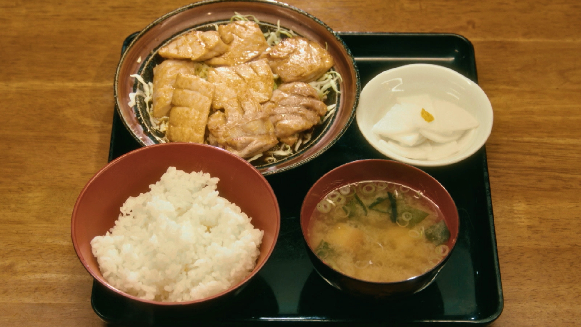 千葉県横芝光町のまぐろガーリック焼定食