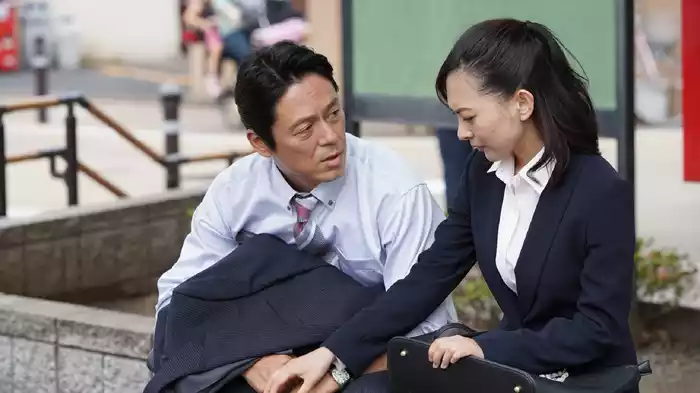 溺れる女