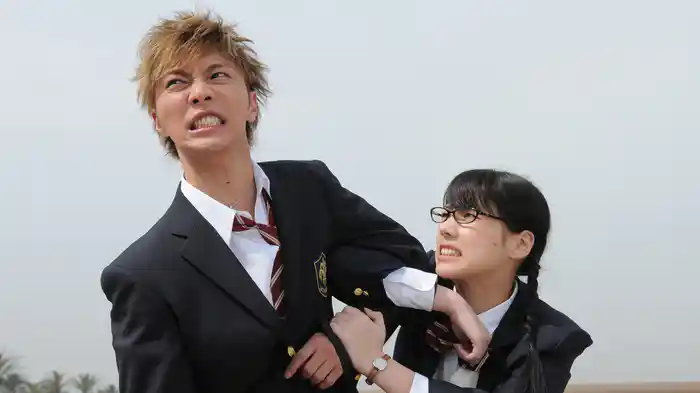 噂の学園コンビ遂に登場!