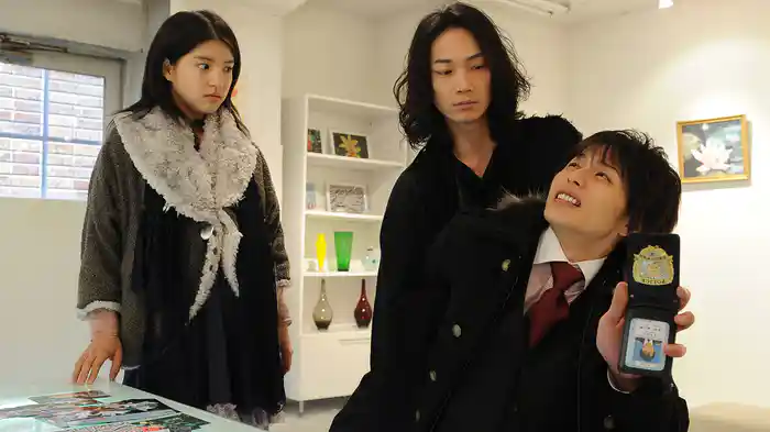 a boy awaking her 暗闇に差す光